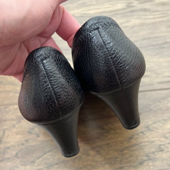 TORY BURCH Chelsea Black Leather Silver Medallion Wedge Heel Sz 6 EUC - Picture 5 of 8